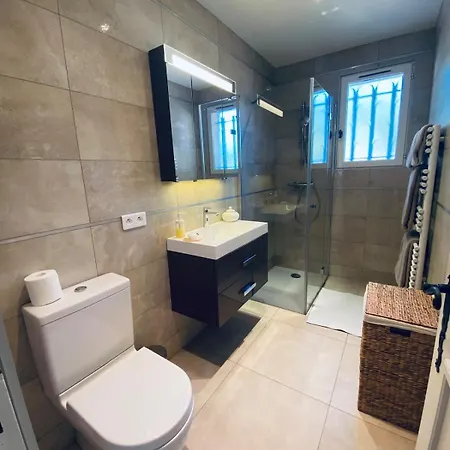 Maison De Vue Sur Les Vignes, Piscine, Trampoline, Ping Pong Et Petanque Cogolin