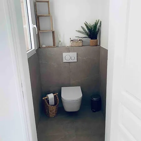 Maison De Vue Sur Les Vignes, Piscine, Trampoline, Ping Pong Et Petanque Cogolin